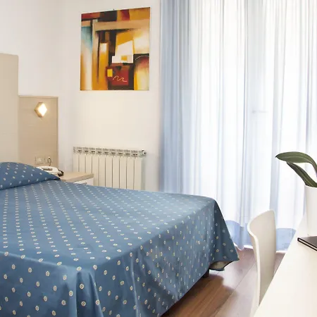 卡塞雷娜酒店 3* 西尔米奥奈