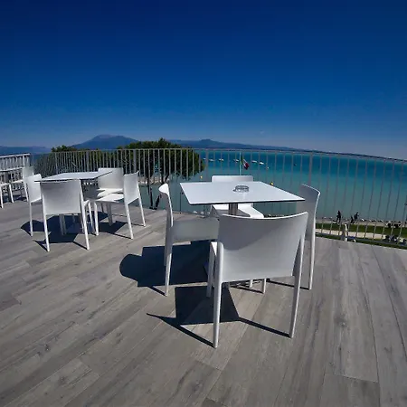 Ca' Serena 3* Sirmione