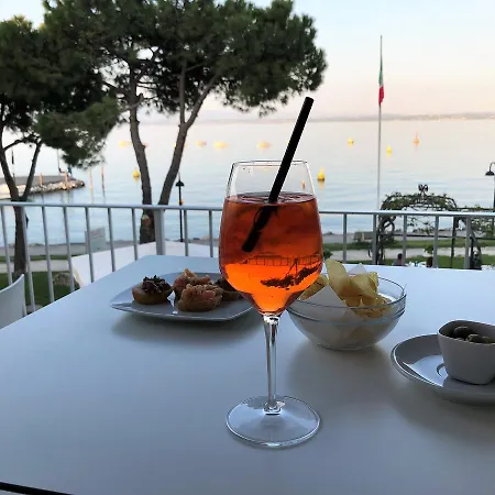 卡塞雷娜酒店 西尔米奥奈